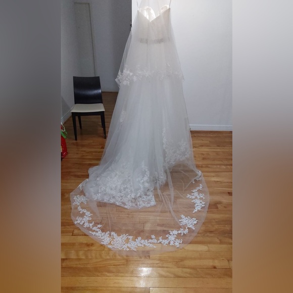 Eddy K wedding dress plus veil - Picture 7 of 13